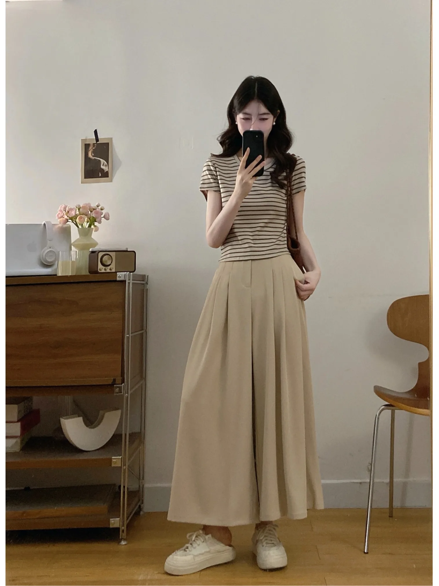 plus Size Fashionable Set Summer New Vintage Slimming Stripes Short Sleeve Loose Casual Wide Leg Pants Skirt Two Piece Set
plus Size Fashionable Set Summer New Vintage Slimming Stripes Short Sleeve Loose Casual Wide Leg Pants Skirt Two Piece Set