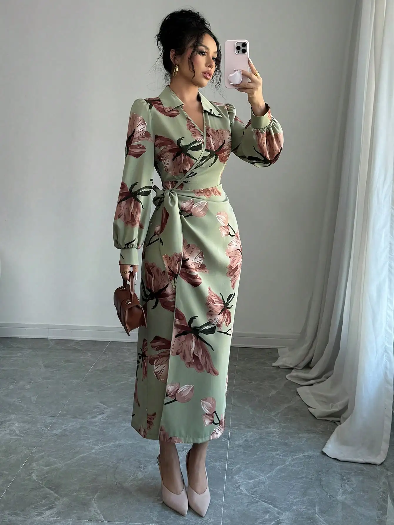 Long Sleeve Wrap V-Neck Floral Print Midi Dress with Belt
Long Sleeve Wrap V-Neck Floral Print Midi Dress with Belt
