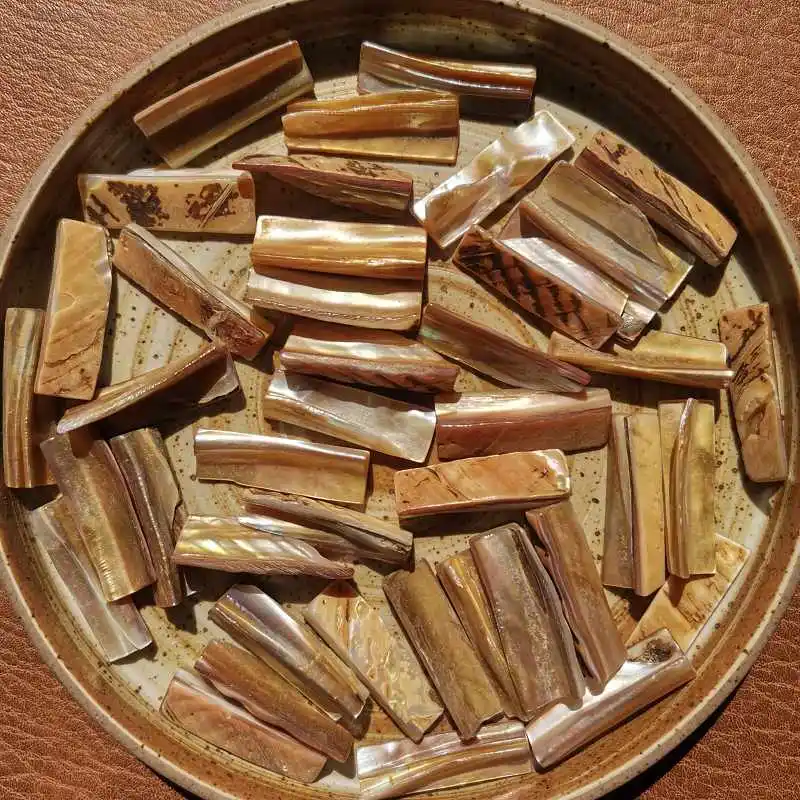 100g Ribbed shells scale Pure White Shell Mother of pearl mosaic tile for Crafts DIY Decoration wholesale 917
100g Ribbed shells scale Pure White Shell Mother of pearl mosaic tile for Crafts DIY Decoration wholesale 917