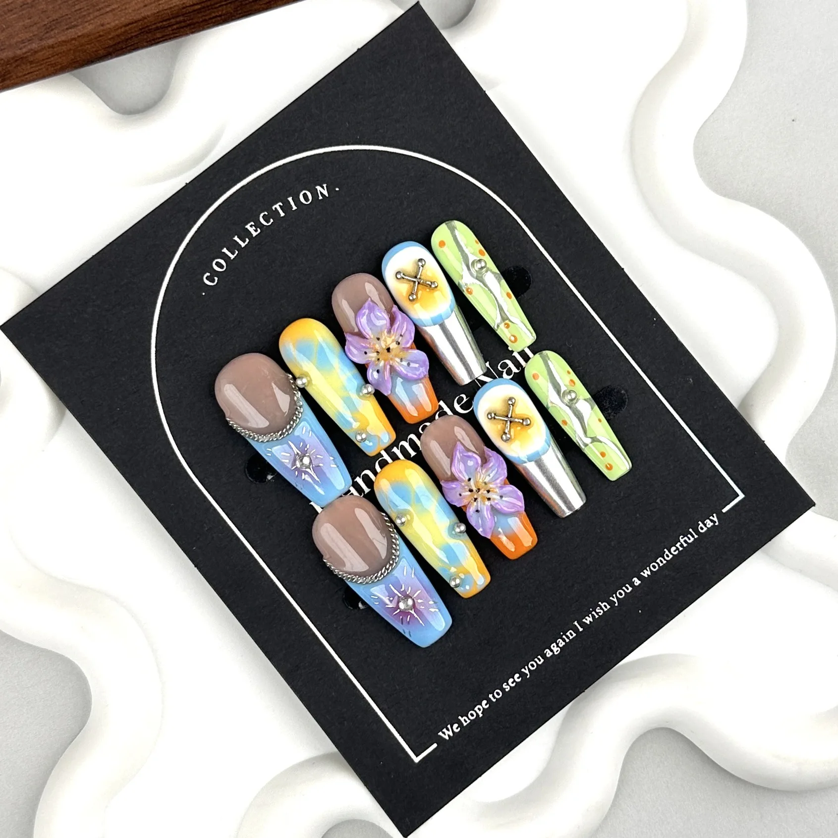 10 Pcs Y2K European and American Heavy Metal Contrast Fake Nails Purple Flower Mix Yellow Press On Nails Wearable Nail pieces
10 Pcs Y2K European and American Heavy Metal Contrast Fake Nails Purple Flower Mix Yellow Press On Nails Wearable Nail pieces