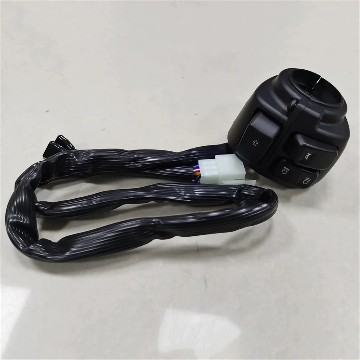 Переключатель управления на руле Better-1 дюйм + жгут проводов для Harley Dyna FXDF FXDWG Softail
Переключатель управления на руле Better-1 дюйм + жгут проводов для Harley Dyna FXDF FXDWG Softail