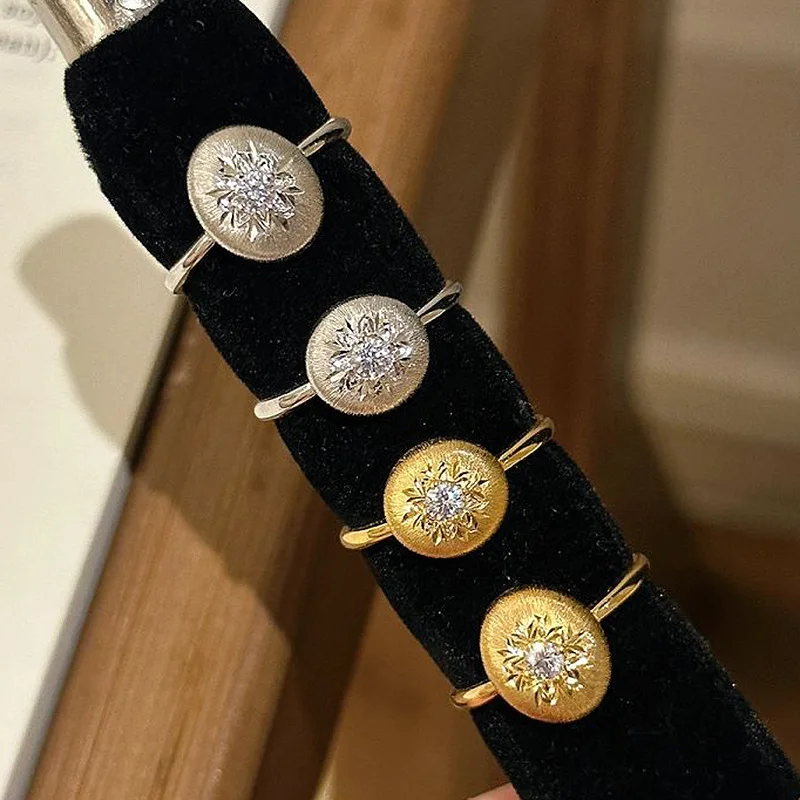 silver 925 snowflake retro carving craft brushed rings for women new in exquisite oval charm ring wedding jewelry Adjustable
silver 925 snowflake retro carving craft brushed rings for women new in exquisite oval charm ring wedding jewelry Adjustable