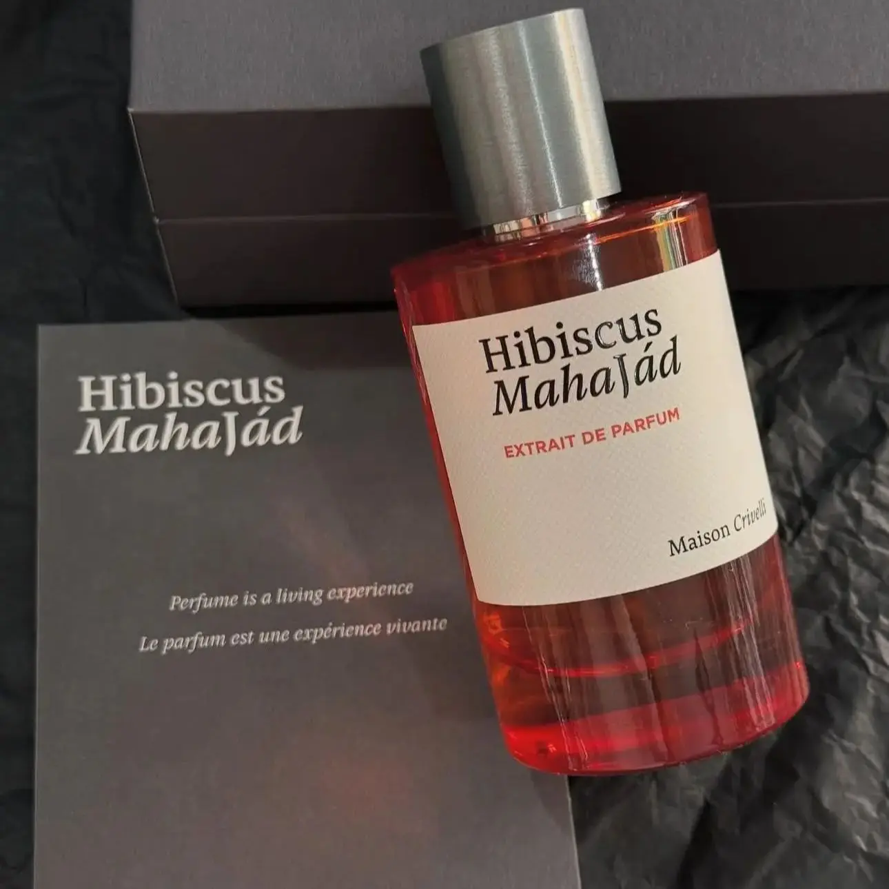 Классический элитный унисекс-парфюм 100 мл - Насыщенные многослойные аккорды, сочетание восточных древесных и кожаных нот, стойкий шарм
Классический элитный унисекс-парфюм 100 мл - Насыщенные многослойные аккорды, сочетание восточных древесных и кожаных нот, стойкий шарм