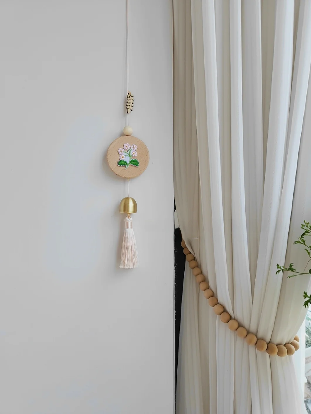 Original Wooden Wind Chimes Copper Bell Car Hanging Door Room Wall Decorations Decorative Ornaments Lucky Love Attraction
Original Wooden Wind Chimes Copper Bell Car Hanging Door Room Wall Decorations Decorative Ornaments Lucky Love Attraction