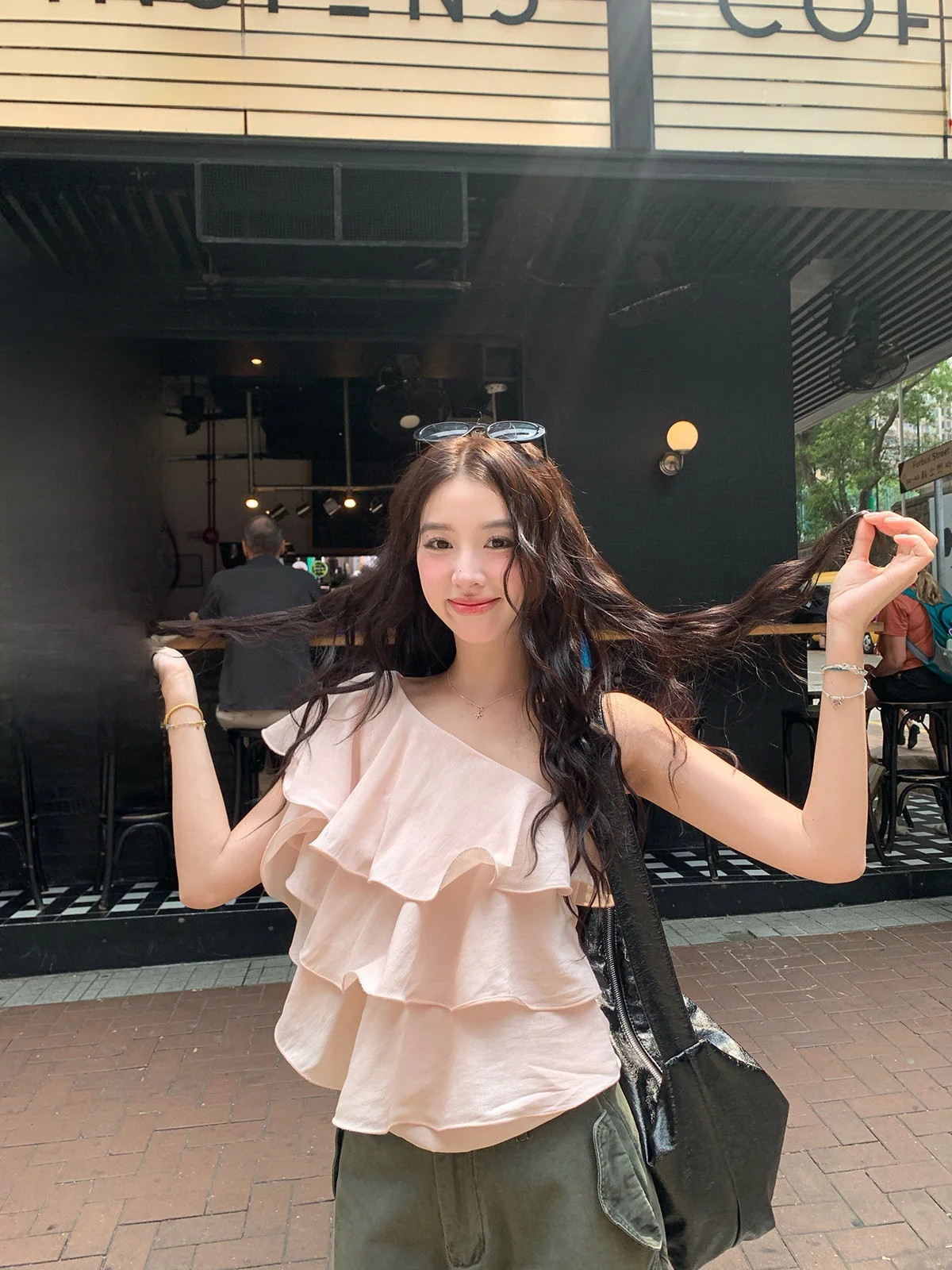 Sinbounboun Summer 2026 Elegant Style Vacation Theme Short Sleeve Shoulder Bared Women's Chiffon Top with Lace Trim Fly Sleeve
Sinbounboun Summer 2026 Elegant Style Vacation Theme Short Sleeve Shoulder Bared Women's Chiffon Top with Lace Trim Fly Sleeve