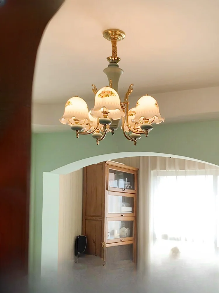 American pastoral retro master bedroom chandelier, French solid wood living room cream wind lamp
American pastoral retro master bedroom chandelier, French solid wood living room cream wind lamp