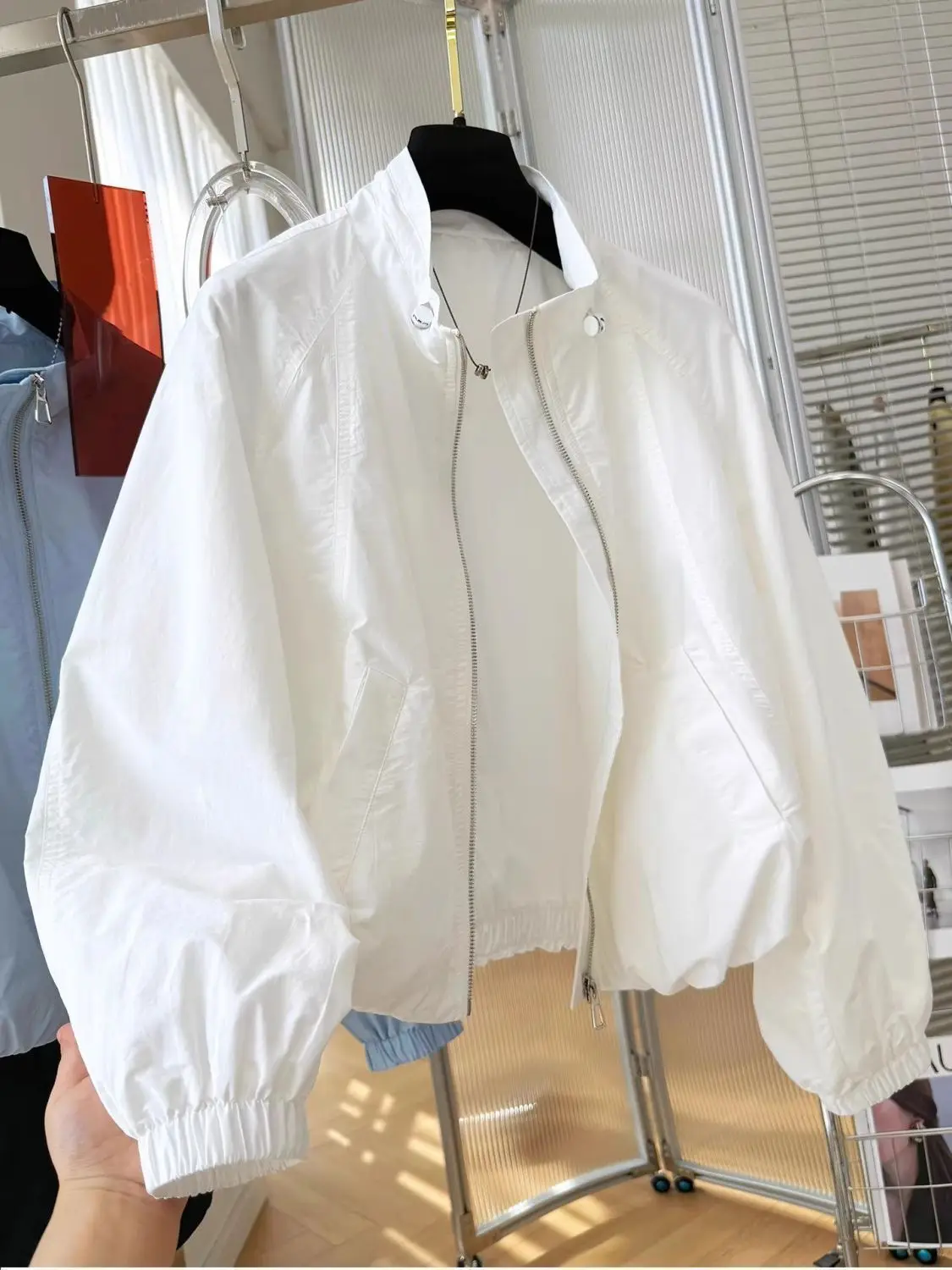 Early spring Korean unique and beautiful 2026 new spring women's coat casual versatile thin stand-up collar short jacket
Early spring Korean unique and beautiful 2026 new spring women's coat casual versatile thin stand-up collar short jacket