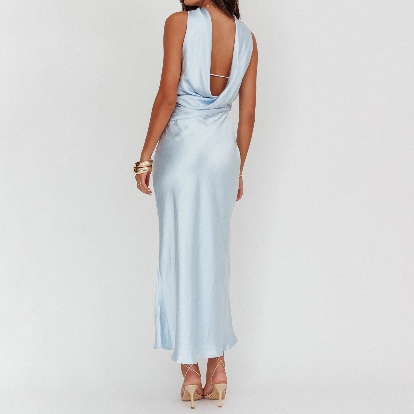 Новое длинное платье с лямкой на шее для женщин, летнее модное однотонное платье с открытой спиной и без бретелек, облегающее платье без рукавов, горячая распродажа, S M L
Новое длинное платье с лямкой на шее для женщин, летнее модное однотонное платье с открытой спиной и без бретелек, облегающее платье без рукавов, горячая распродажа, S M L