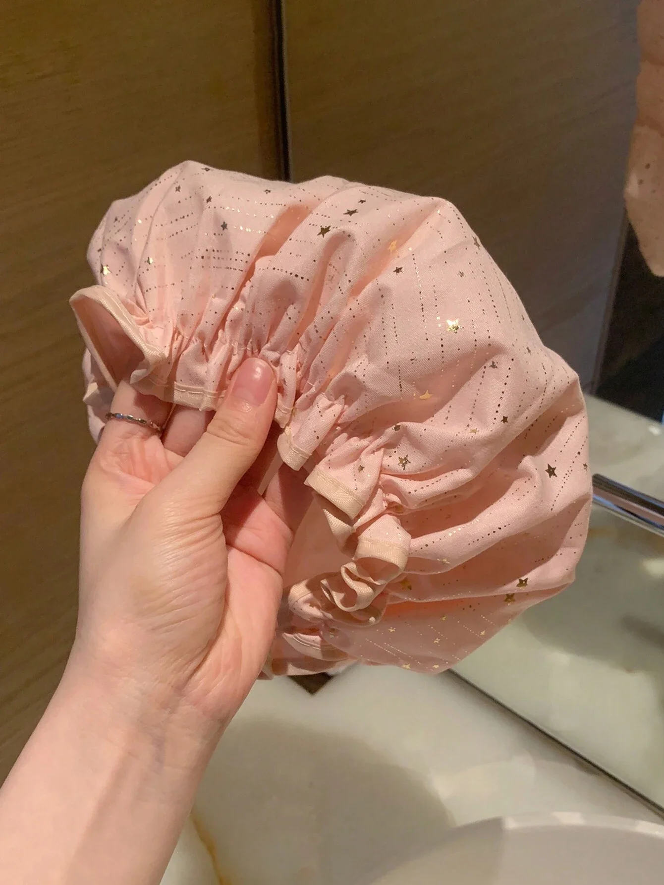 1PC Printed Gold Star Waterproof Shower Cap for Women - Double Layer Household Item
1PC Printed Gold Star Waterproof Shower Cap for Women - Double Layer Household Item