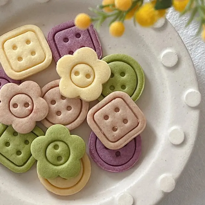 Cute Flower Button Baking Tools Cookie Cutter Geometric Square round Small Size Clay Ear Ring Mold Baking Accories
Cute Flower Button Baking Tools Cookie Cutter Geometric Square round Small Size Clay Ear Ring Mold Baking Accories