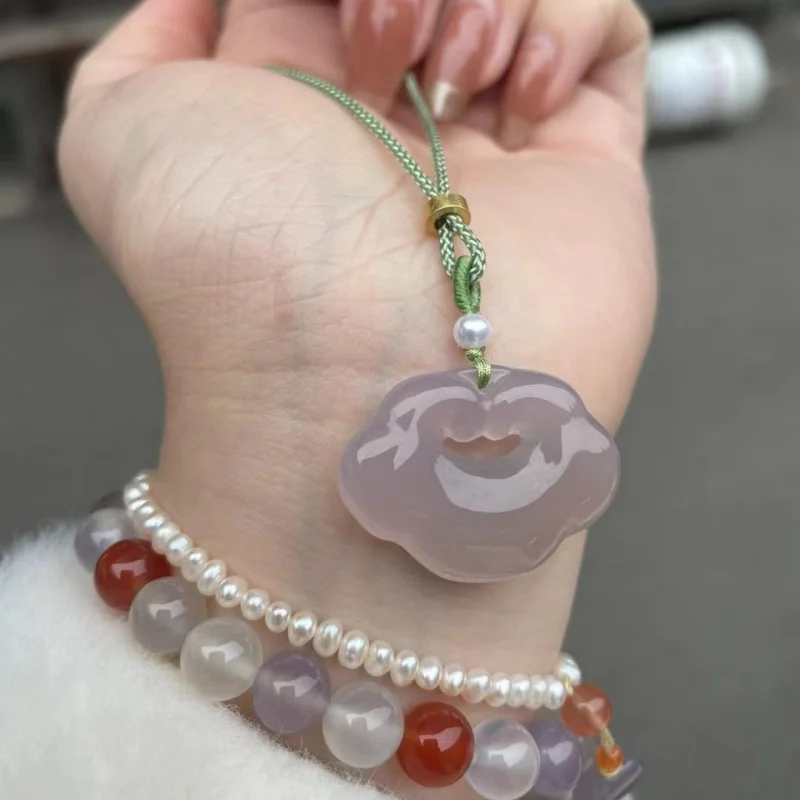 Agate Xiangyun Lock Lock of Good Wishes High Grape Purple Chalcedony Safety Lock Clavicle Chain Pendant Necklace
Agate Xiangyun Lock Lock of Good Wishes High Grape Purple Chalcedony Safety Lock Clavicle Chain Pendant Necklace