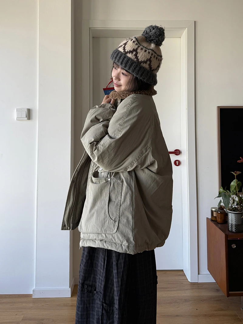 Зимнее винтажное пальто с воротником из меха медведя, универсальное, свободного кроя, белое, с наполнителем из пуха, модное, теплое, с длинными рукавами, на молнии
Зимнее винтажное пальто с воротником из меха медведя, универсальное, свободного кроя, белое, с наполнителем из пуха, модное, теплое, с длинными рукавами, на молнии