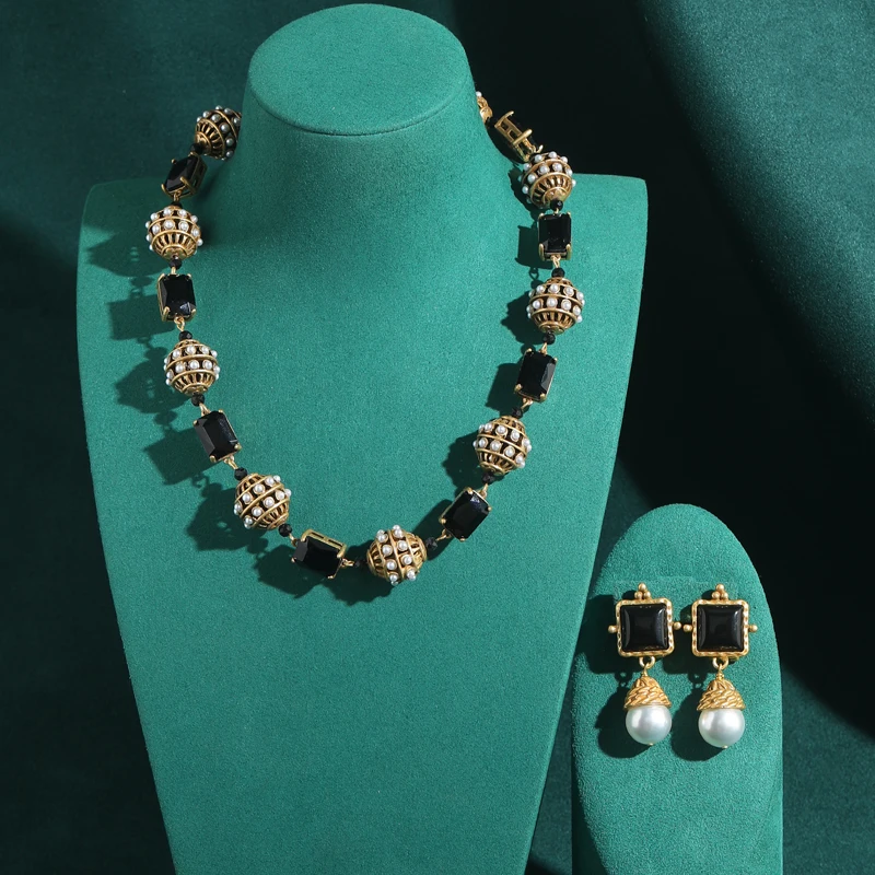 Brand Pearl Vintage Square Black Jewelry Sets Crystal Choker Necklace Drop Earrings Gold Color Retro Classic Elegance For Bride
Brand Pearl Vintage Square Black Jewelry Sets Crystal Choker Necklace Drop Earrings Gold Color Retro Classic Elegance For Bride