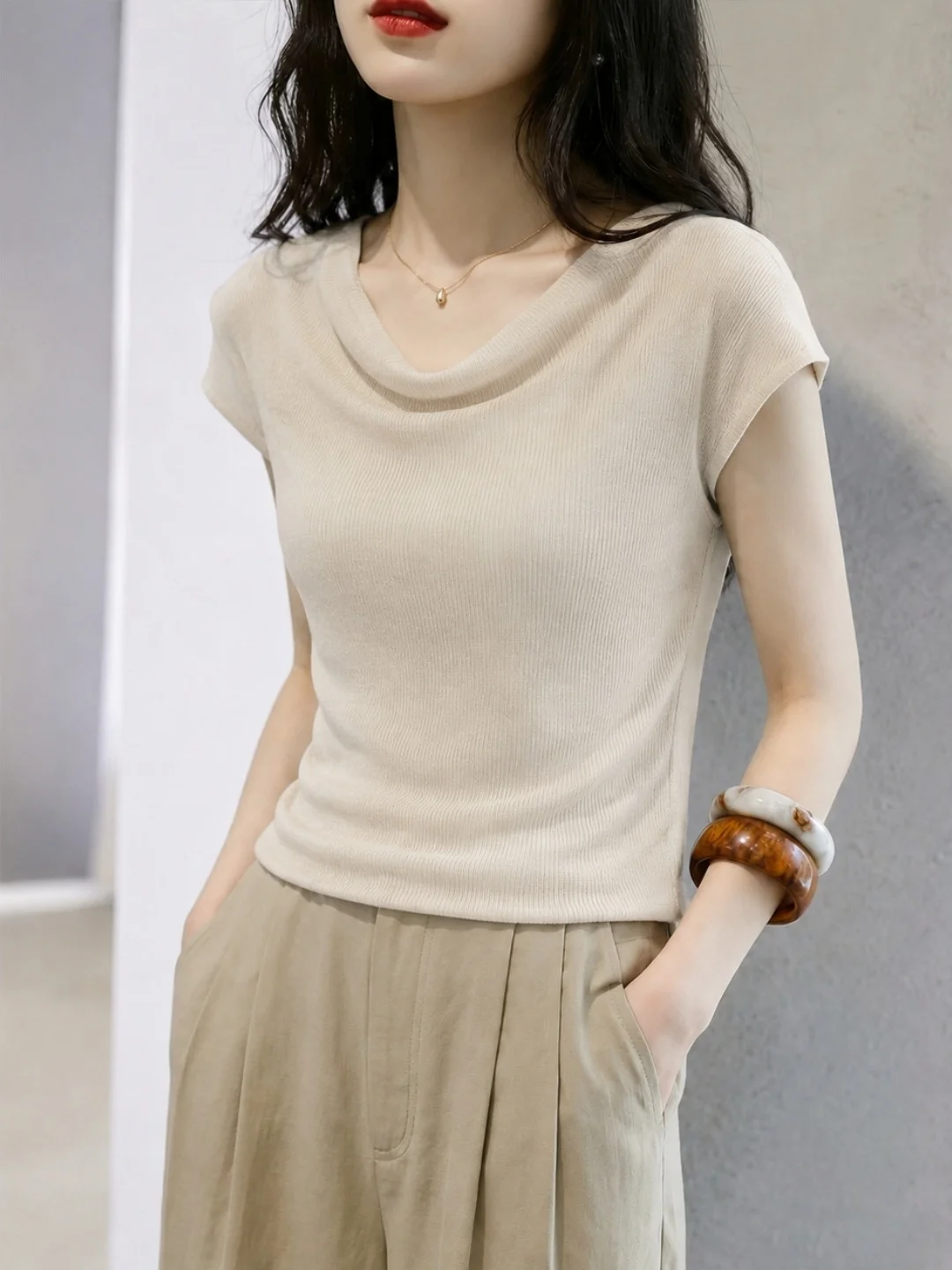Summer 2026 Ice Silk Knitted Top Comfortable Simple Style Commute Elegant Versatile Soft Ice Silk Overhead Knitted Shirt
Summer 2026 Ice Silk Knitted Top Comfortable Simple Style Commute Elegant Versatile Soft Ice Silk Overhead Knitted Shirt
