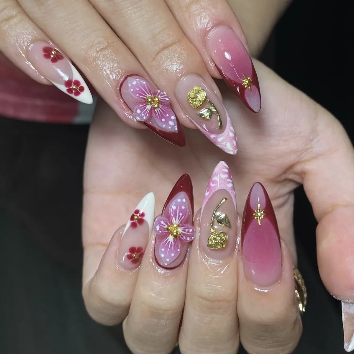 3D fake nails for women girls gradient pink red embossed flowers with golden rhinestones almond nail tips press on false nail
3D fake nails for women girls gradient pink red embossed flowers with golden rhinestones almond nail tips press on false nail