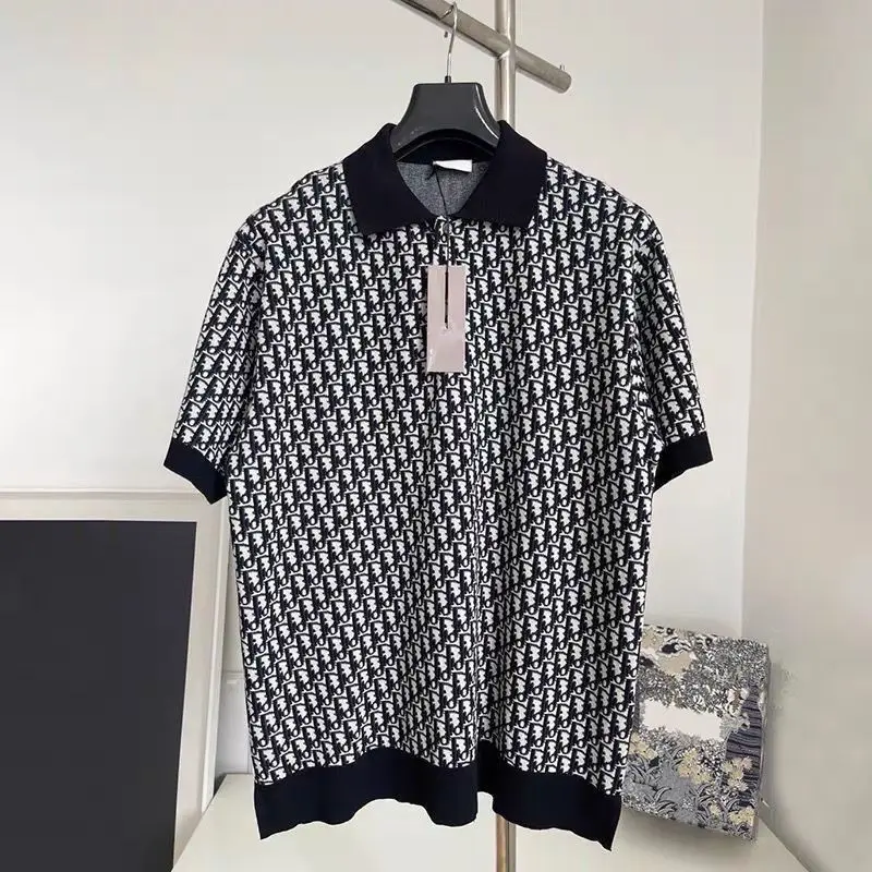Trendy brand new letter jacquard short-sleeved knitted short-sleeved Polo shirt lapel sweater men's and women's same style
Trendy brand new letter jacquard short-sleeved knitted short-sleeved Polo shirt lapel sweater men's and women's same style