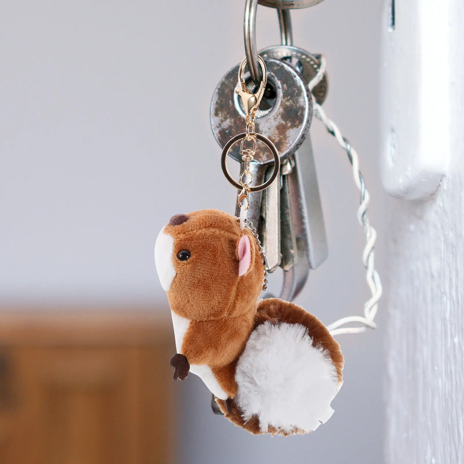 Stuffed Squirrel Keychain Cute Hanging Pendant Key Ring Cartoon Bag Backpack Decorative Charm Key Chain for Women
Stuffed Squirrel Keychain Cute Hanging Pendant Key Ring Cartoon Bag Backpack Decorative Charm Key Chain for Women