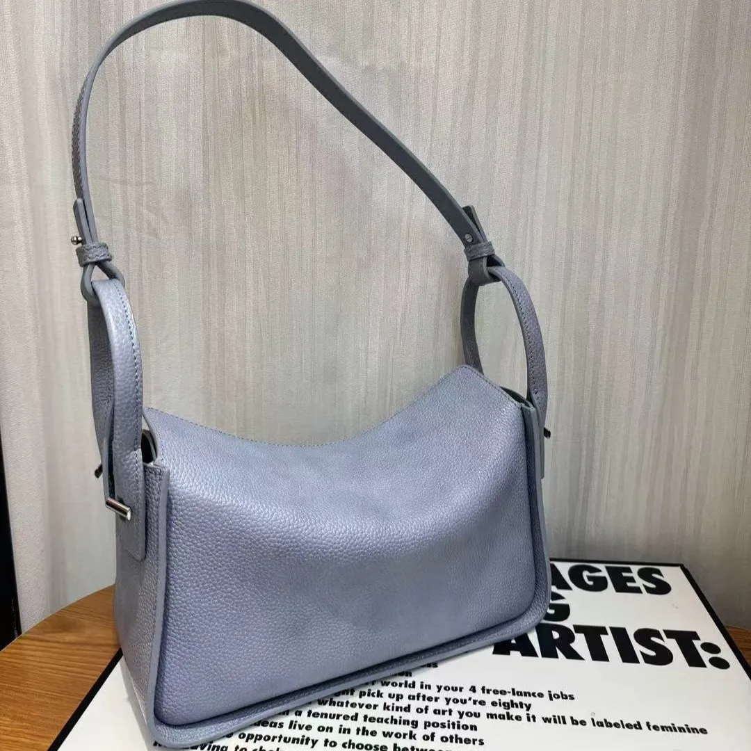 New Leather Underarm Shoulder Oblique Span Bag Texture Unique Fashion Simple Casual Daily Versatile Exquisite and Comfortable
New Leather Underarm Shoulder Oblique Span Bag Texture Unique Fashion Simple Casual Daily Versatile Exquisite and Comfortable