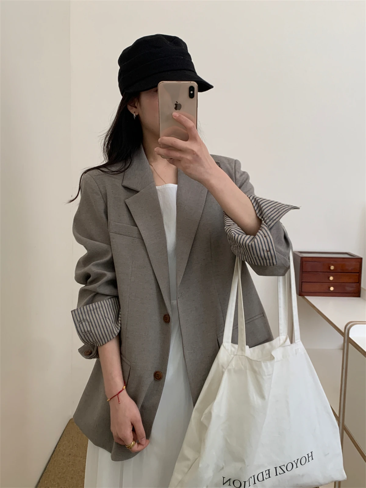 Korean Style Slim Fit Short Women's Suit Jacket Fashionable Versatile Slimming Spring 2026 Polyester Fiber Long Sleeve Coat
Korean Style Slim Fit Short Women's Suit Jacket Fashionable Versatile Slimming Spring 2026 Polyester Fiber Long Sleeve Coat