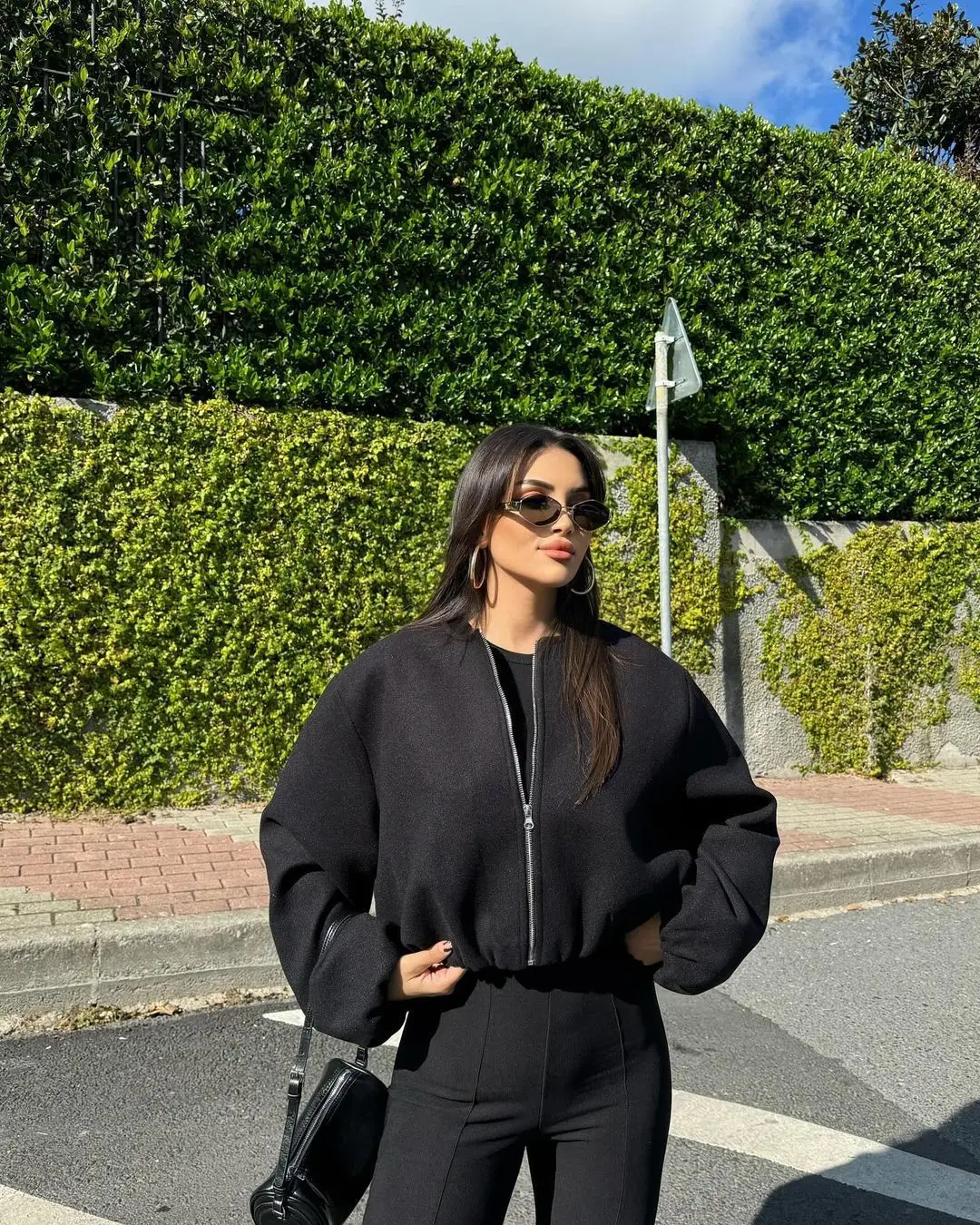 Fashionable Solid Color Zipper Jacket For Women Long Sleeve Round Neck Women Jacket For Autumn Women Street Fashion Short Jacket
Fashionable Solid Color Zipper Jacket For Women Long Sleeve Round Neck Women Jacket For Autumn Women Street Fashion Short Jacket