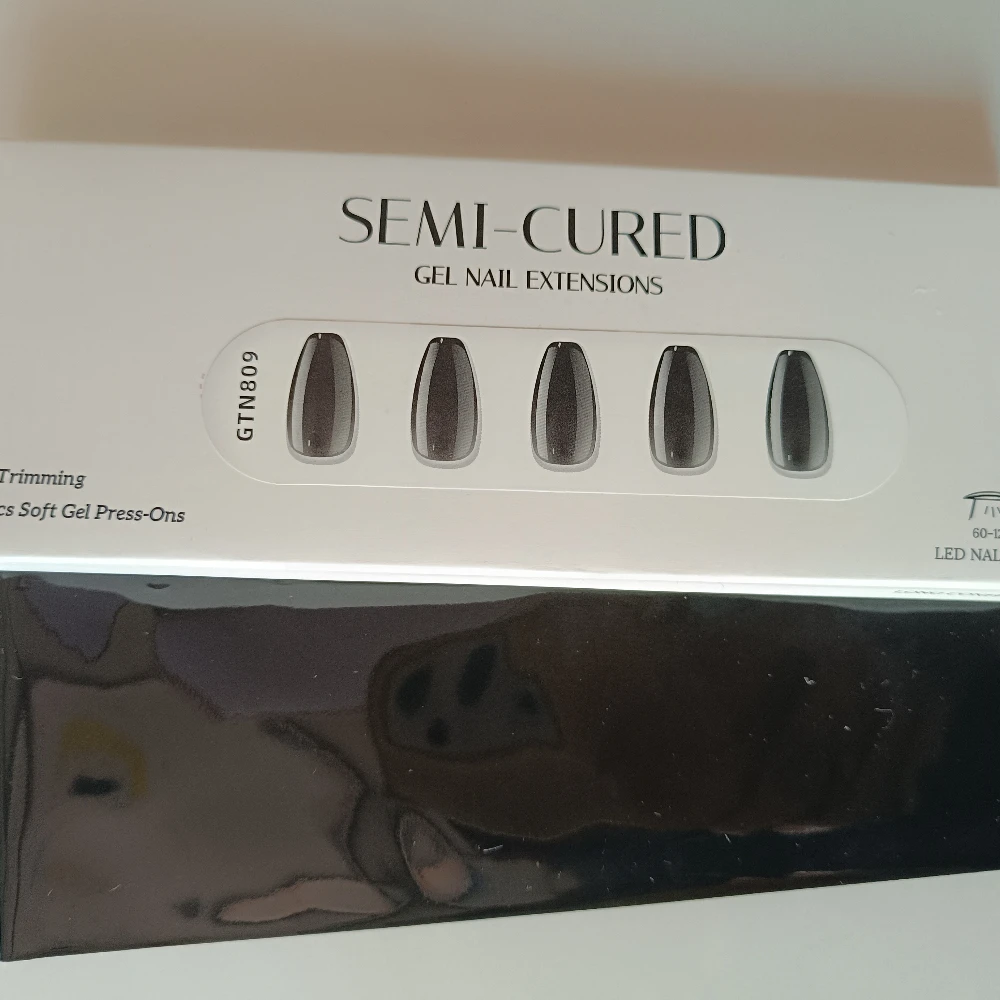 20Tips Semi-curable Gel Wearing Nail Flexible Extension Nail Tablet No Trimming No Polishing UV Half baked gel nail wraps
20Tips Semi-curable Gel Wearing Nail Flexible Extension Nail Tablet No Trimming No Polishing UV Half baked gel nail wraps