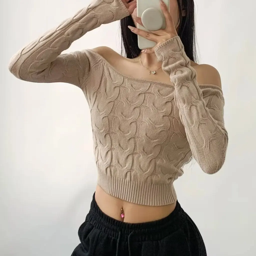 Women's Off-Shoulder Twist Sweater Slim Fit Pullover Short Bottoming Top for Autumn Winter Sexy Girl's Fashion
Women's Off-Shoulder Twist Sweater Slim Fit Pullover Short Bottoming Top for Autumn Winter Sexy Girl's Fashion