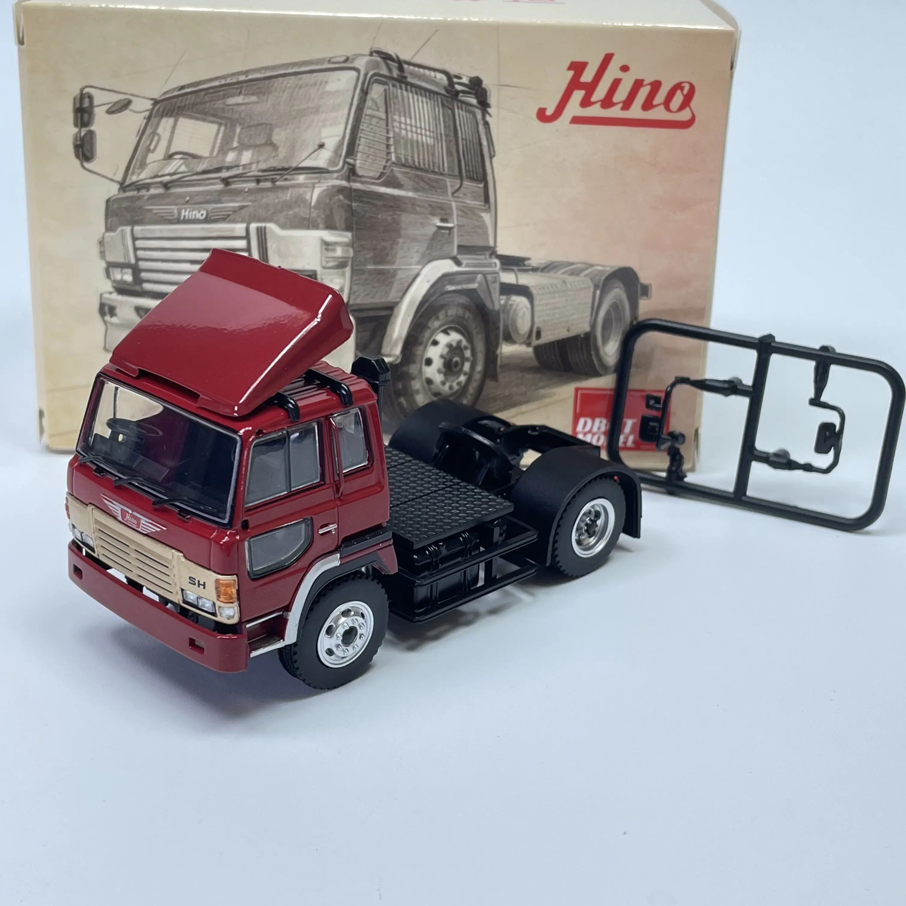 Diecast DBGT 1:64 Scale Super Dolphin SH Eagle Truck Alloy Car Model
Diecast DBGT 1:64 Scale Super Dolphin SH Eagle Truck Alloy Car Model