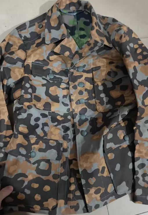 Немецкая камуфляжная форма Platanenmuster для осени: куртка и брюки, размер M
Немецкая камуфляжная форма Platanenmuster для осени: куртка и брюки, размер M