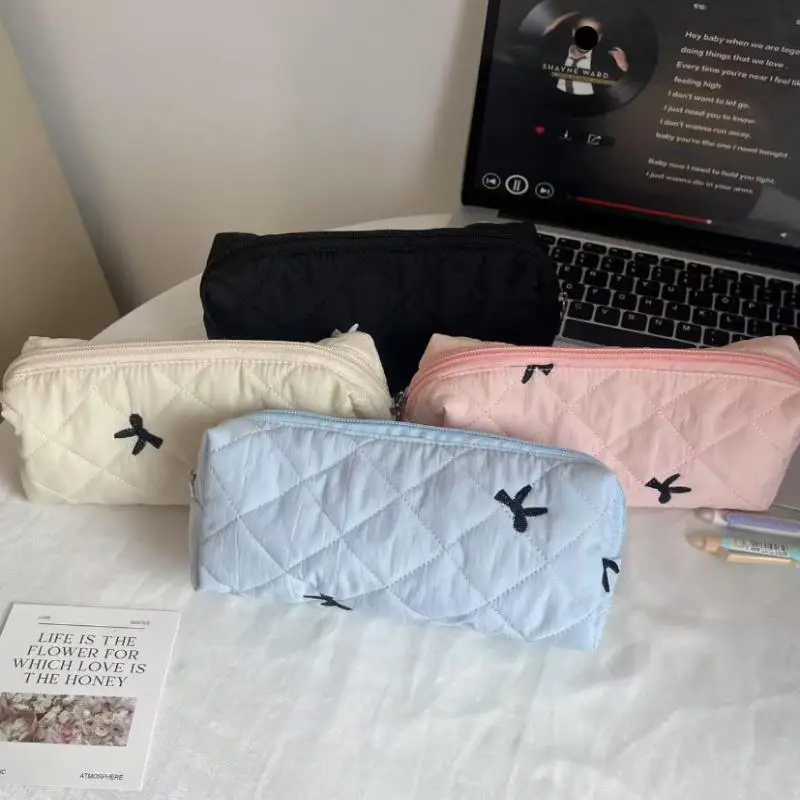 Серебряный балетный стиль, милый бант, большой вместительный пенал, студенческие канцелярские принадлежности, учебные принадлежности, сумка Kawaii для школы
Серебряный балетный стиль, милый бант, большой вместительный пенал, студенческие канцелярские принадлежности, учебные принадлежности, сумка Kawaii для школы