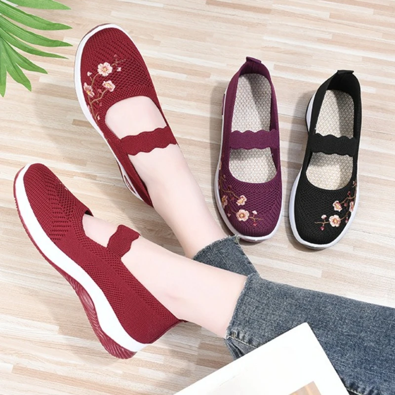 Женские летние новые неглубокие дышащие туфли на мягкой подошве, удобная повседневная легкая обувь для женщин
Женские летние новые неглубокие дышащие туфли на мягкой подошве, удобная повседневная легкая обувь для женщин