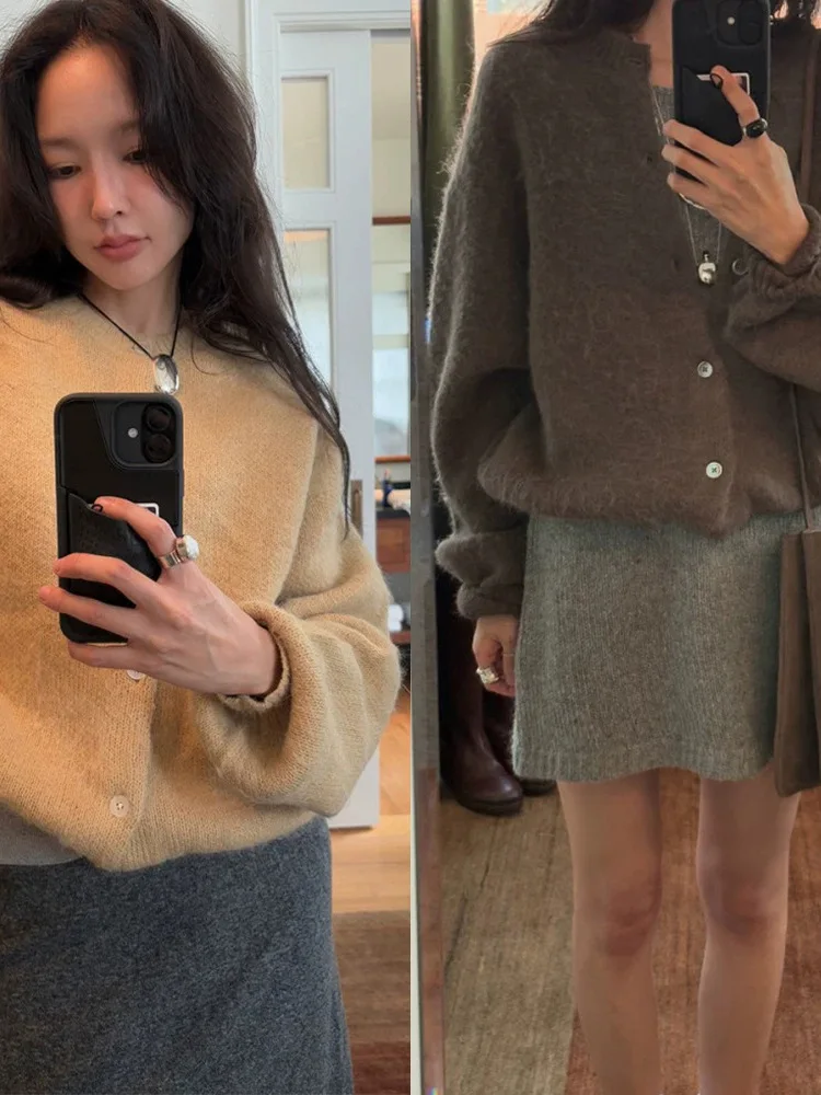 Soft Warm Knitted Cardigan Vintage Style Spring 2026 Dongdaemun Baby Sauce Gentle Fluffy Long Sleeve round Neck Short Coat
Soft Warm Knitted Cardigan Vintage Style Spring 2026 Dongdaemun Baby Sauce Gentle Fluffy Long Sleeve round Neck Short Coat