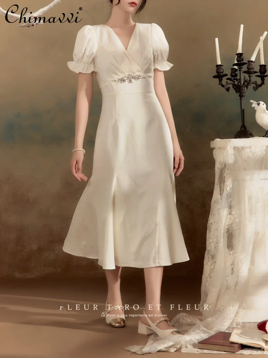 French Style Retro Simple Rhinestone V-neck Flared Short Sleeve High Waist Slim Fit A-line Fashion Long Dress for Women Summer
French Style Retro Simple Rhinestone V-neck Flared Short Sleeve High Waist Slim Fit A-line Fashion Long Dress for Women Summer