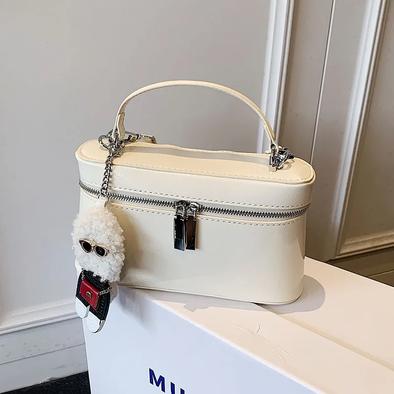 Light Luxury Square Messenger Bag Women's Classic Retro Texture PU Leather Shoulder Bags Trend Temperament Female Handbags
Light Luxury Square Messenger Bag Women's Classic Retro Texture PU Leather Shoulder Bags Trend Temperament Female Handbags