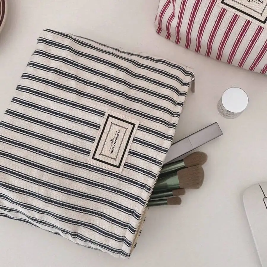 Vintage Striped Makeup Bag Large Capacity Toiletry Travel Cosmetic Storage Pouch
Vintage Striped Makeup Bag Large Capacity Toiletry Travel Cosmetic Storage Pouch