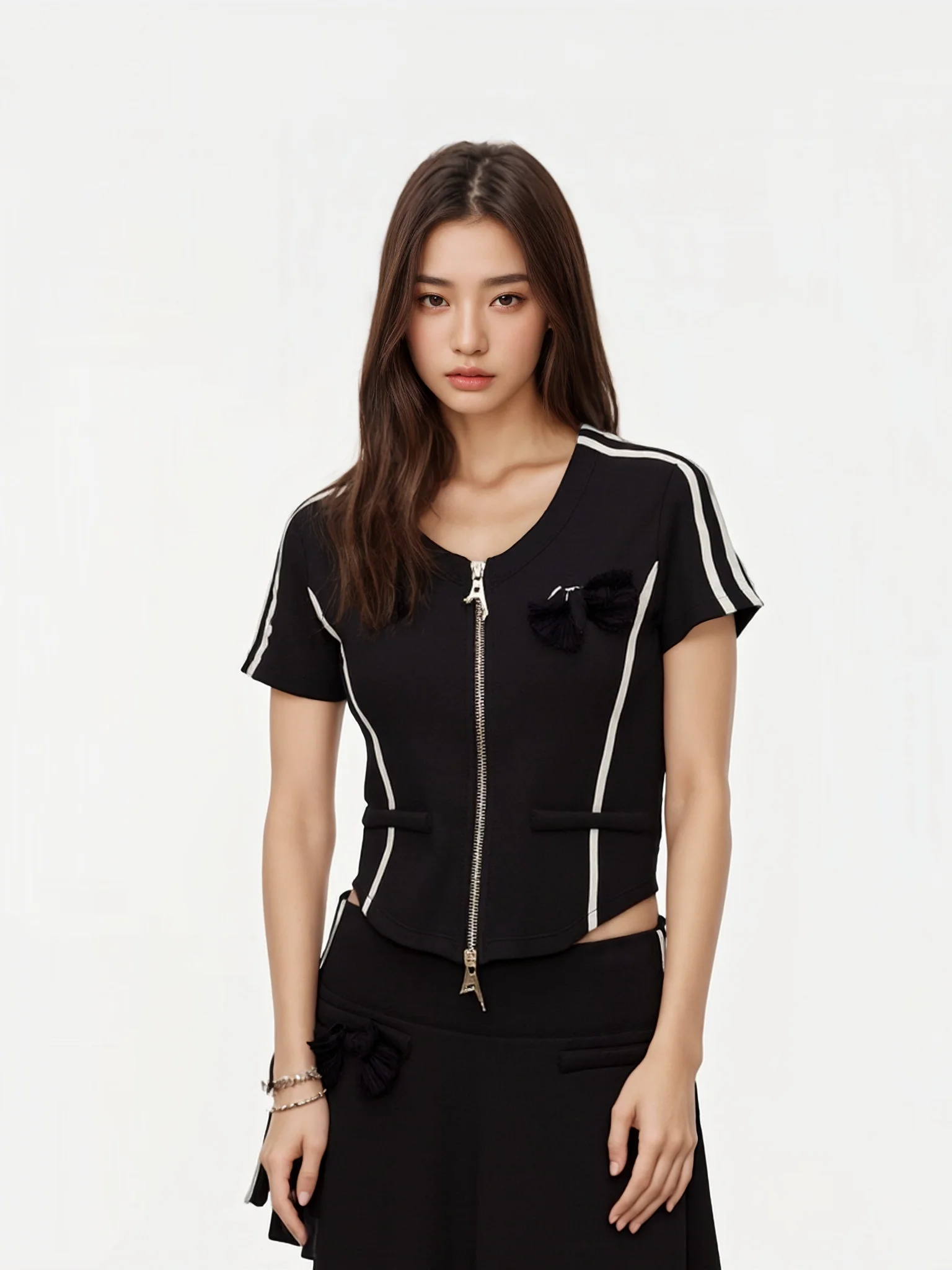 Slimming Bla Skirt Set Summer New Sle 2025 Casual Sle Zipper Closure ort Sve Faionable Two-Piece Women's Suit
Slimming Bla Skirt Set Summer New Sle 2025 Casual Sle Zipper Closure ort Sve Faionable Two-Piece Women's Suit