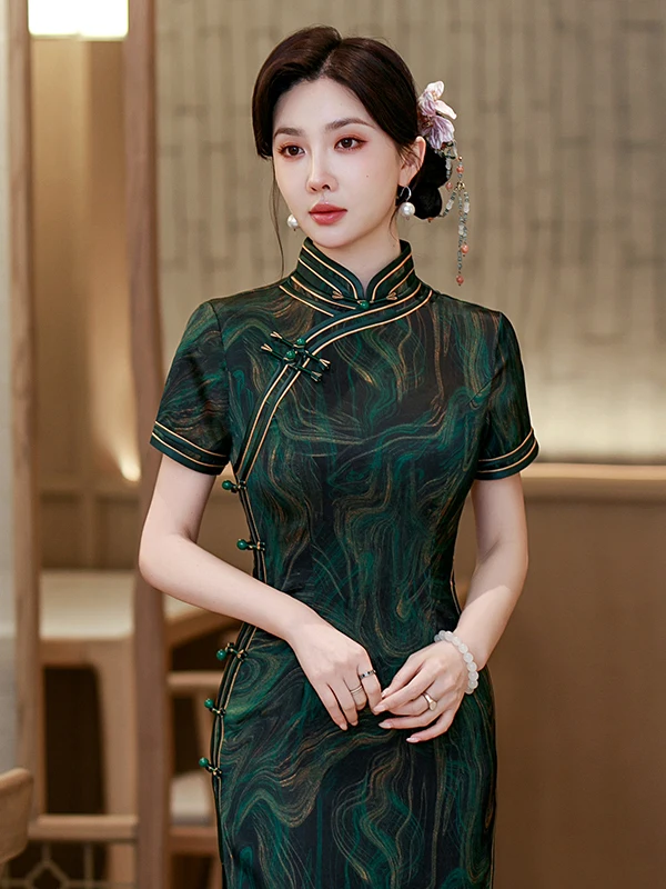 Elegant Long New Chinese Style Dress Vintage Revival Improved Design Daily Wear for Mom Comfortable Breathable
Elegant Long New Chinese Style Dress Vintage Revival Improved Design Daily Wear for Mom Comfortable Breathable