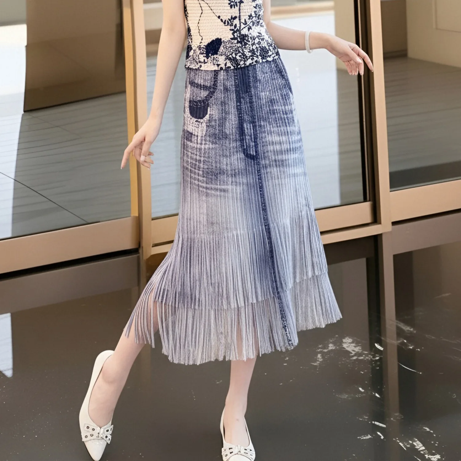 Miyake Pleated Women's Casual Skirt 2006 Summer New Japanese Design Imitation Denim Print Tassel One-step Skirt
Miyake Pleated Women's Casual Skirt 2006 Summer New Japanese Design Imitation Denim Print Tassel One-step Skirt