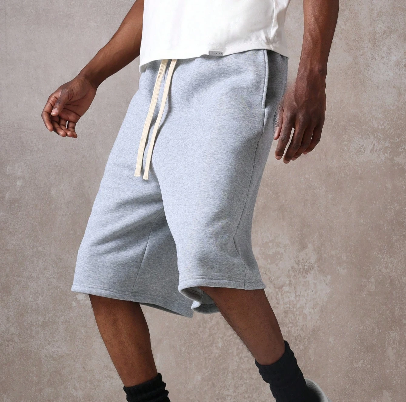 Эти спортивные шорты/шорты для бега — повседневные и удобные, подходят как для тренировок в помещении, так и на улице. Они изготовлены из чистого материала.
Эти спортивные шорты/шорты для бега — повседневные и удобные, подходят как для тренировок в помещении, так и на улице. Они изготовлены из чистого материала.