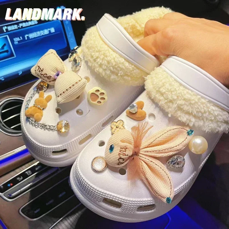 Shoe Charm DIY 3D Diamond Chain Champagne Rabbit Shoe Decoration Buckle Charms Hole Shoes Accessories
Shoe Charm DIY 3D Diamond Chain Champagne Rabbit Shoe Decoration Buckle Charms Hole Shoes Accessories