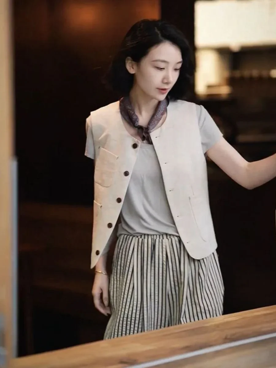 Retro Casual French sle Outer Wear Suit Vest Cardigan Women Summer Loose Slimming Temperament Sleeveless Vest Top Fashion E5395
Retro Casual French sle Outer Wear Suit Vest Cardigan Women Summer Loose Slimming Temperament Sleeveless Vest Top Fashion E5395