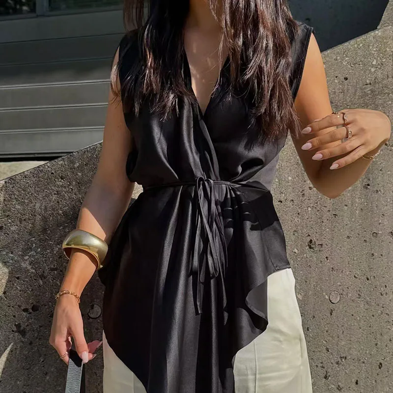 Women's satin ribbon top, round-neck sleeveless tie-front tank top, reversible T-shirt, high quality, 2026, new style, Y2K
Women's satin ribbon top, round-neck sleeveless tie-front tank top, reversible T-shirt, high quality, 2026, new style, Y2K