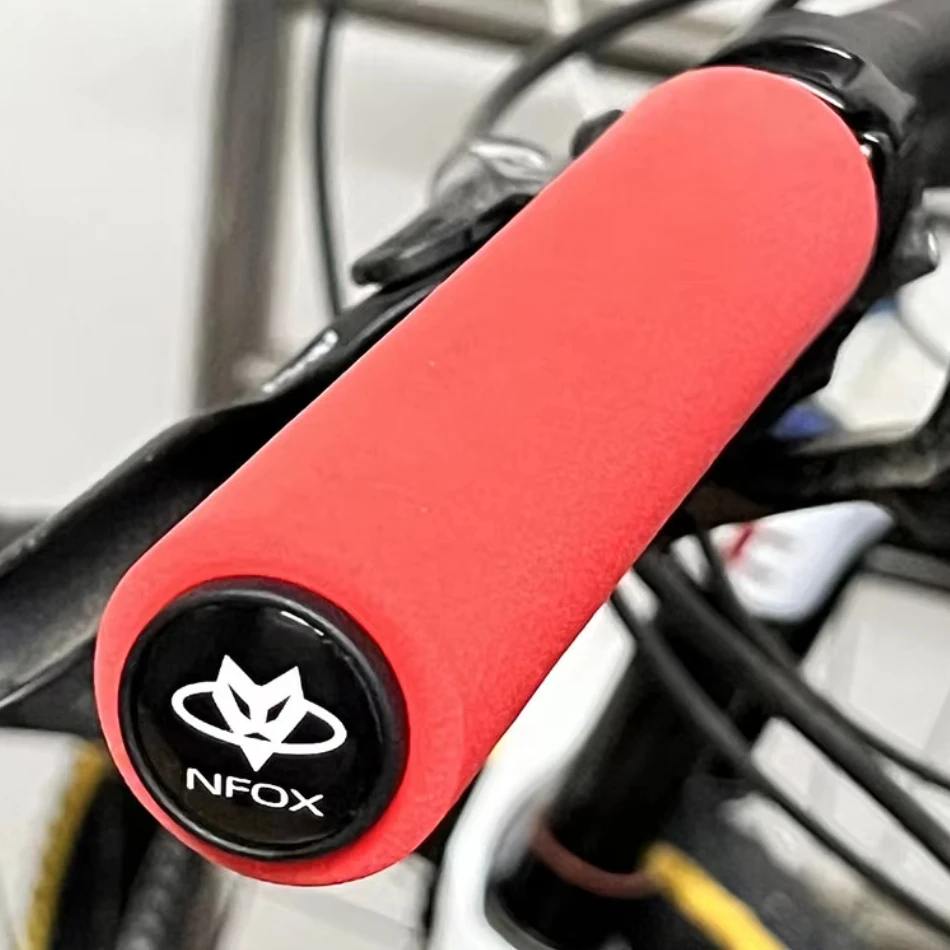 2pcs/1 Mountain Road Cycling Bicycle MTB Handlebar Grips Cover Grips Smooth Soft Silicone Anti-slip Handle Grip Lock Bar End
2pcs/1 Mountain Road Cycling Bicycle MTB Handlebar Grips Cover Grips Smooth Soft Silicone Anti-slip Handle Grip Lock Bar End
