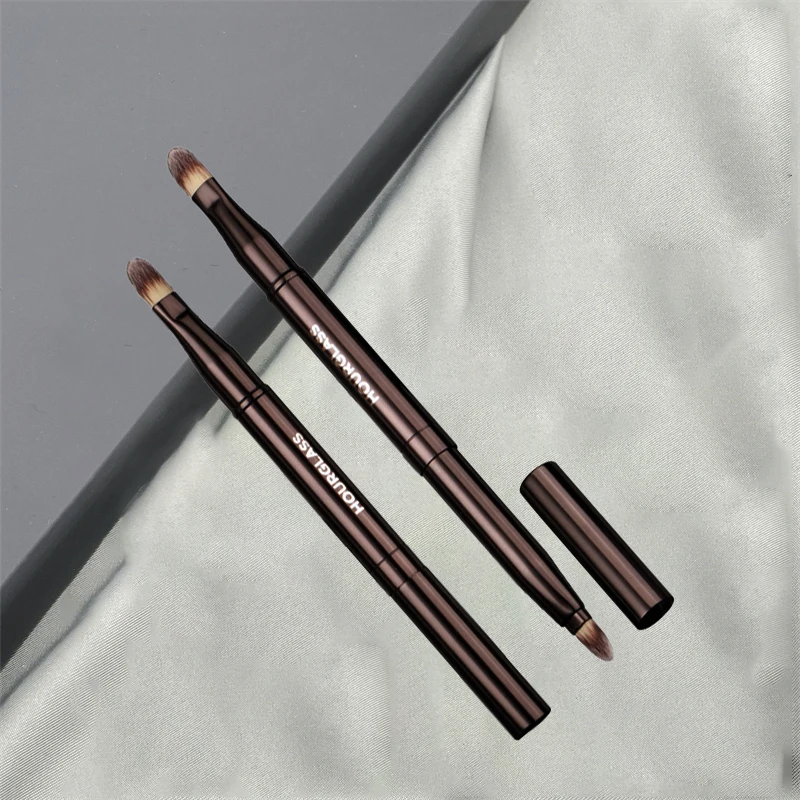 Hourglass Retractable Makeup Brush Metal Retractable Double-Ended Lip Brush Soft Fiber Hair Fashion Design Single Lip Brush
Hourglass Retractable Makeup Brush Metal Retractable Double-Ended Lip Brush Soft Fiber Hair Fashion Design Single Lip Brush