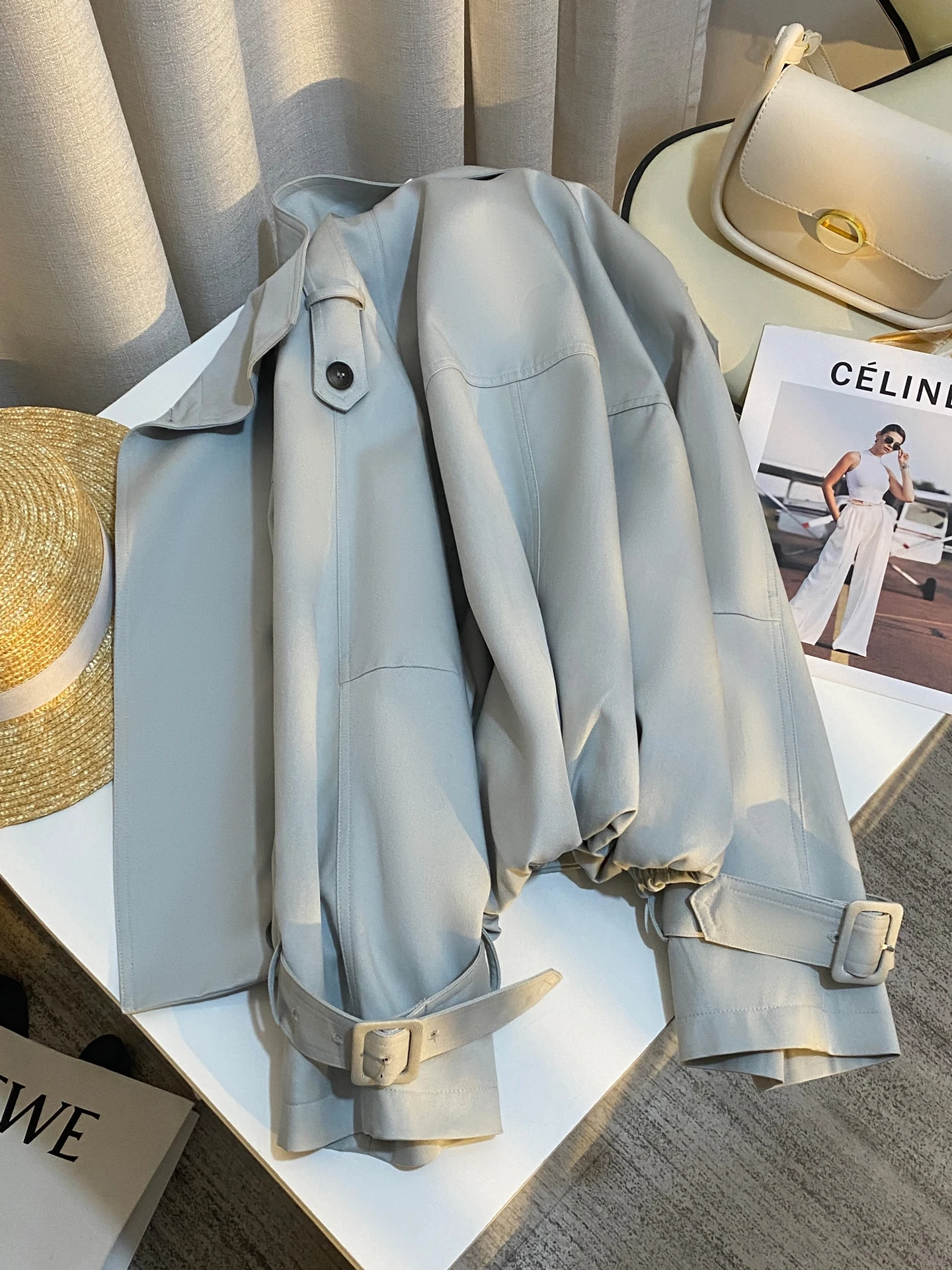 Синее модное пальто в британском стиле, короткая верхняя одежда для женщин, весна 2026, новинка, повседневное пальто в стиле кэжуал
Синее модное пальто в британском стиле, короткая верхняя одежда для женщин, весна 2026, новинка, повседневное пальто в стиле кэжуал