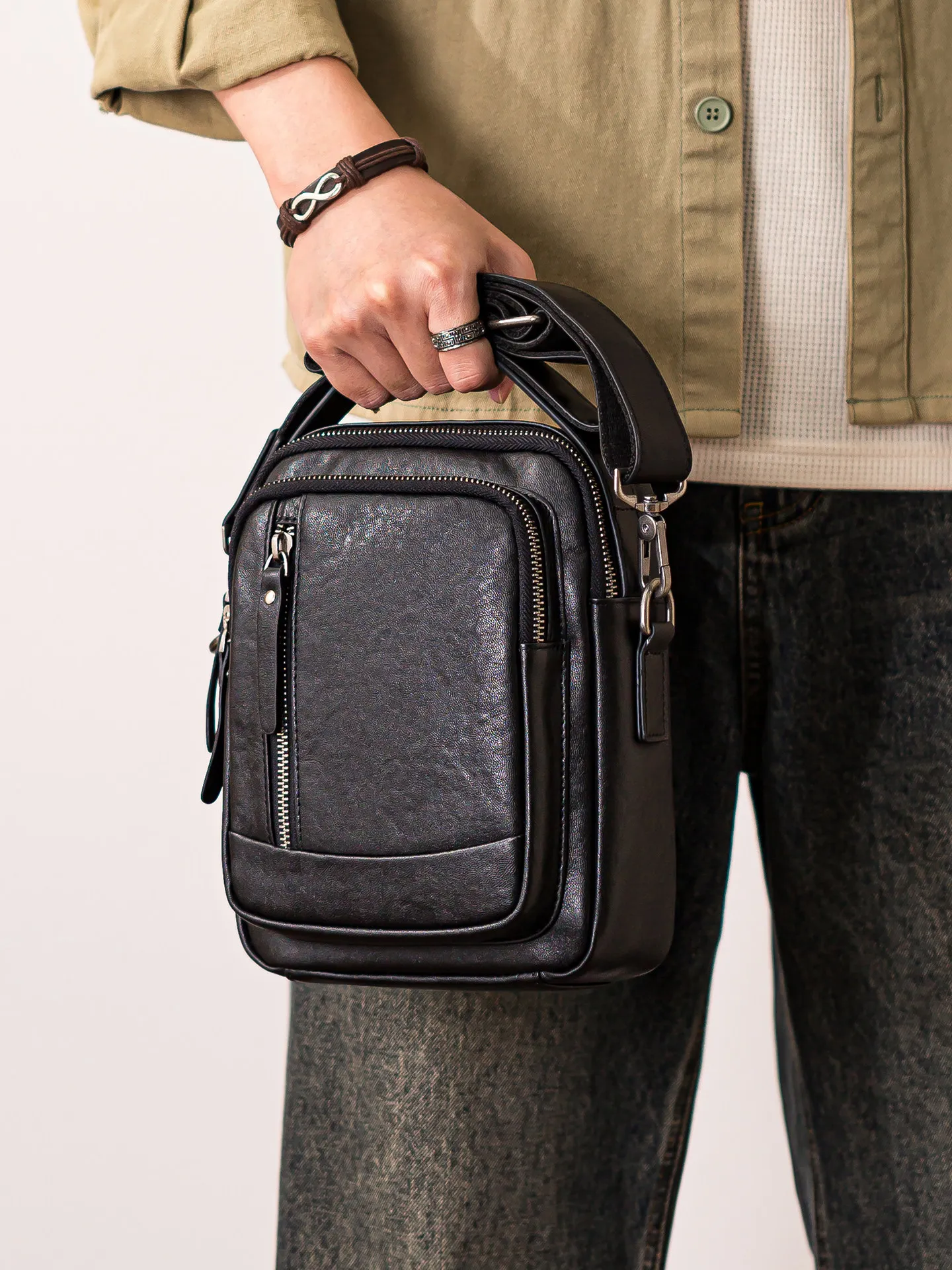 Weekend outdoor daily casual luxury genuine leather men's shoulder bag fashion designer handmade cow leather phone crossbody bag
Weekend outdoor daily casual luxury genuine leather men's shoulder bag fashion designer handmade cow leather phone crossbody bag