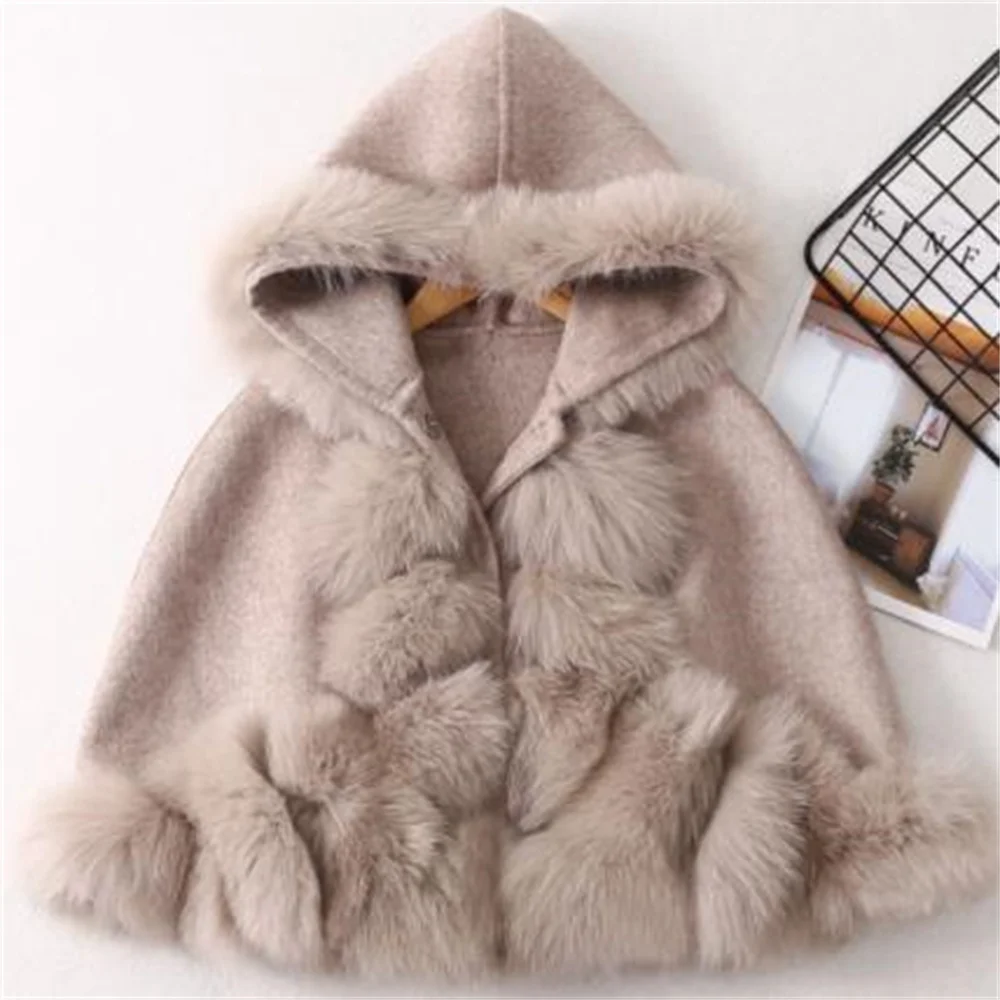 autumn and winter new children's fox fur collar double-sided wool coat warm fur cape jacket
autumn and winter new children's fox fur collar double-sided wool coat warm fur cape jacket