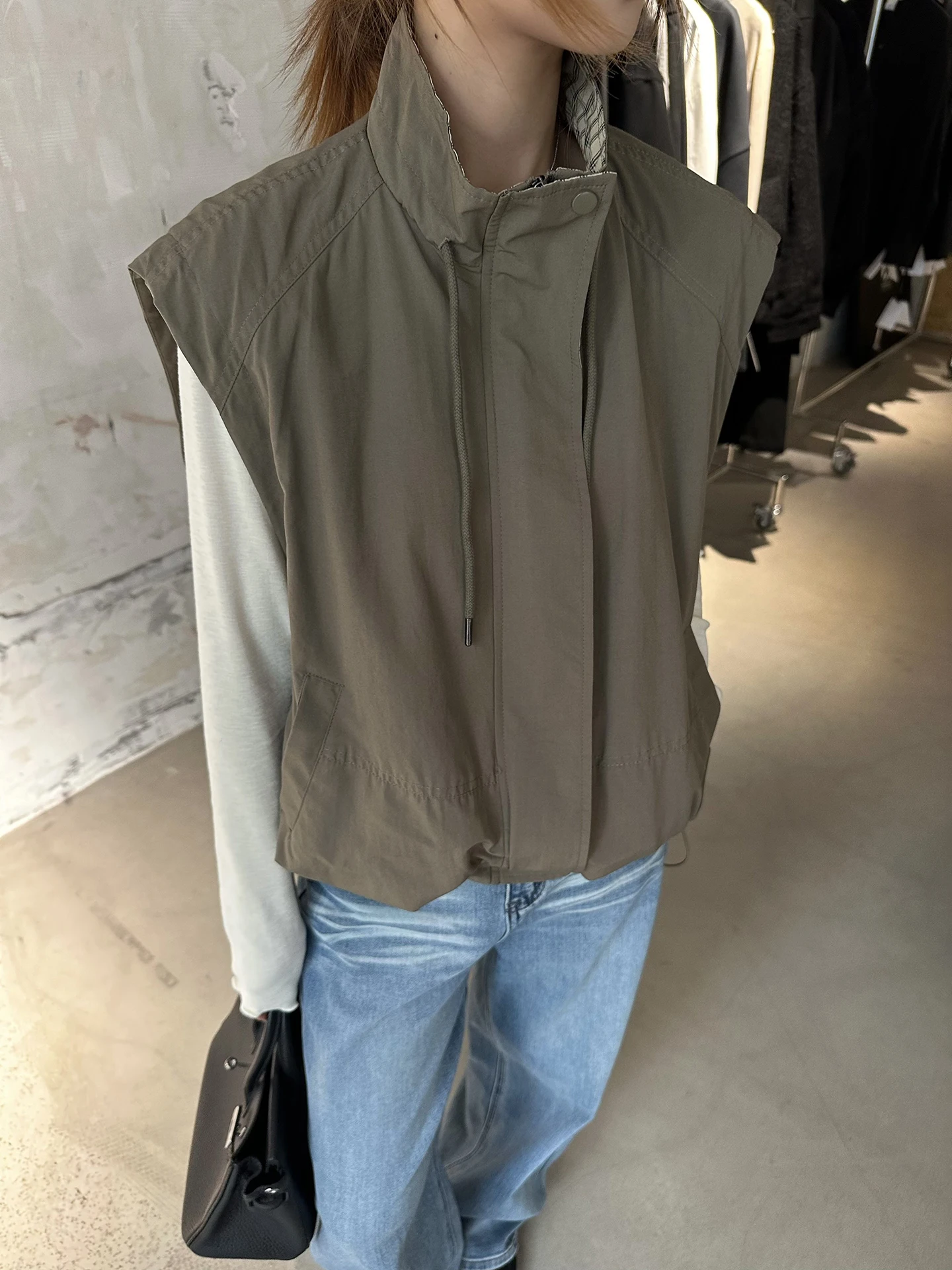 Loose Drawstring Casual Vest Top Women's Sleeveless Stand Collar Outerwear Trendy Spring New Style Versatile Fashionable
Loose Drawstring Casual Vest Top Women's Sleeveless Stand Collar Outerwear Trendy Spring New Style Versatile Fashionable