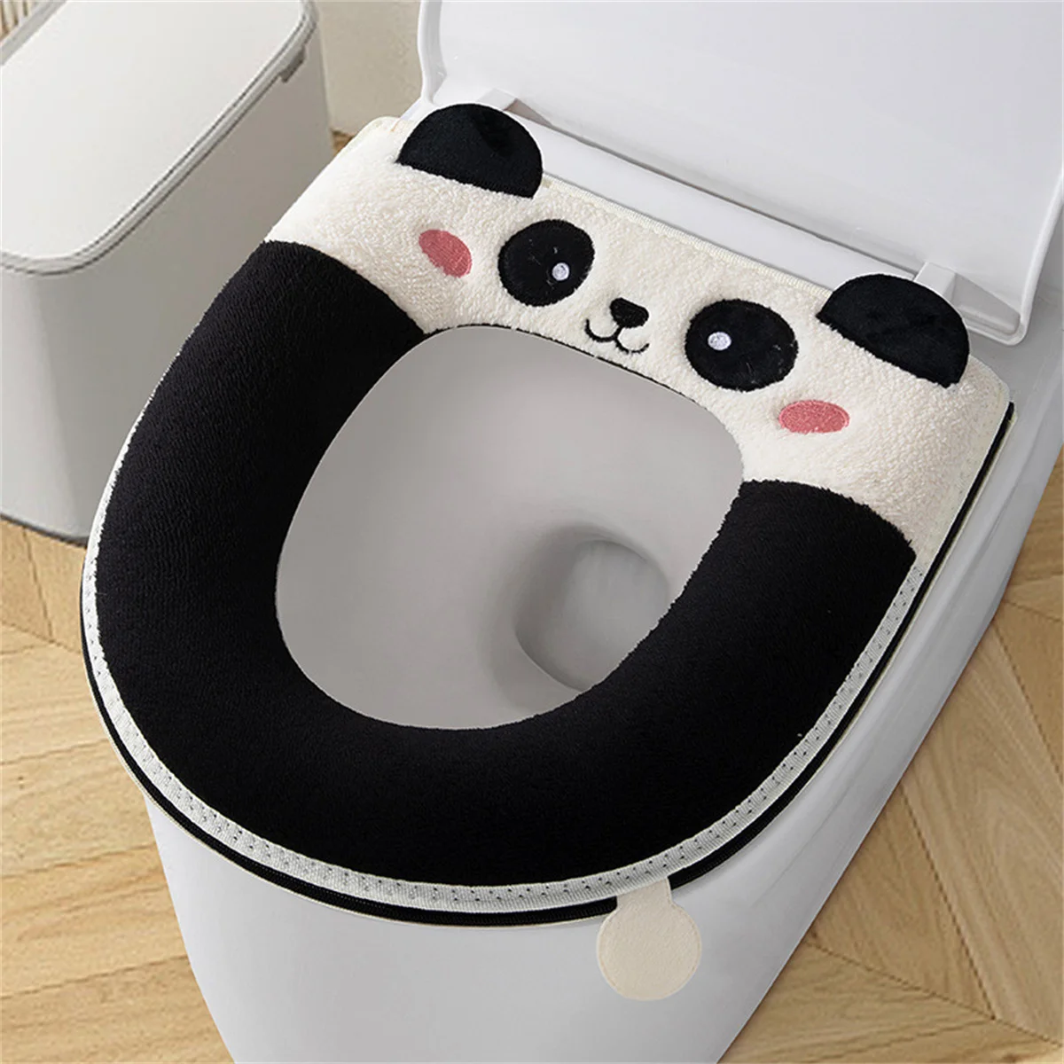 New waterproof toilet seat cover, thickened and warm, with handle, plush, washable, zippered.
New waterproof toilet seat cover, thickened and warm, with handle, plush, washable, zippered.