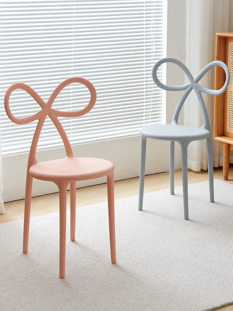 Butterfly chair plastic Nordic simple makeup chair household bedroom Girl Nail chair dressing stool
Butterfly chair plastic Nordic simple makeup chair household bedroom Girl Nail chair dressing stool