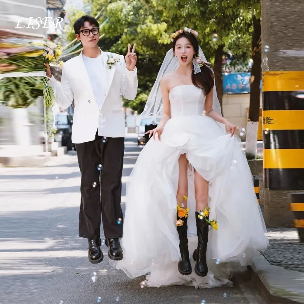 Liser A-Line Simple Strapless Korea Wedding Dresses Taffeta Silk Hi-Lo Customized Photo Shoot Elegant Bridal Gowns 웨딩드레스
Liser A-Line Simple Strapless Korea Wedding Dresses Taffeta Silk Hi-Lo Customized Photo Shoot Elegant Bridal Gowns 웨딩드레스